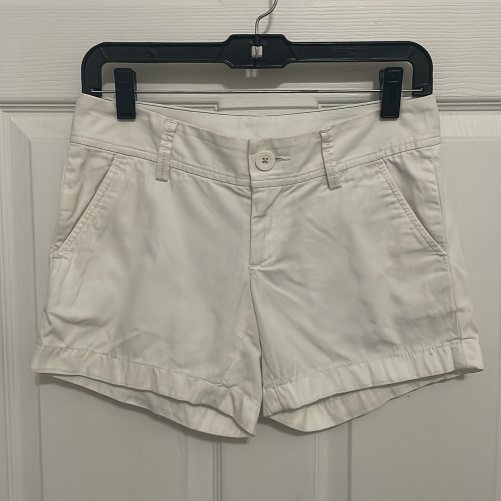 Lilly Pulitzer women’s The Callahan
Shorts in white